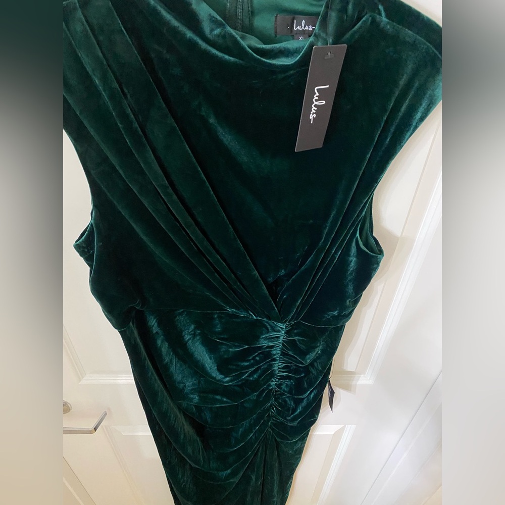 Lulus Alluring Image Emerald Ruched Velvet Mock Neck Maxi Dress - Picture 4 of 16